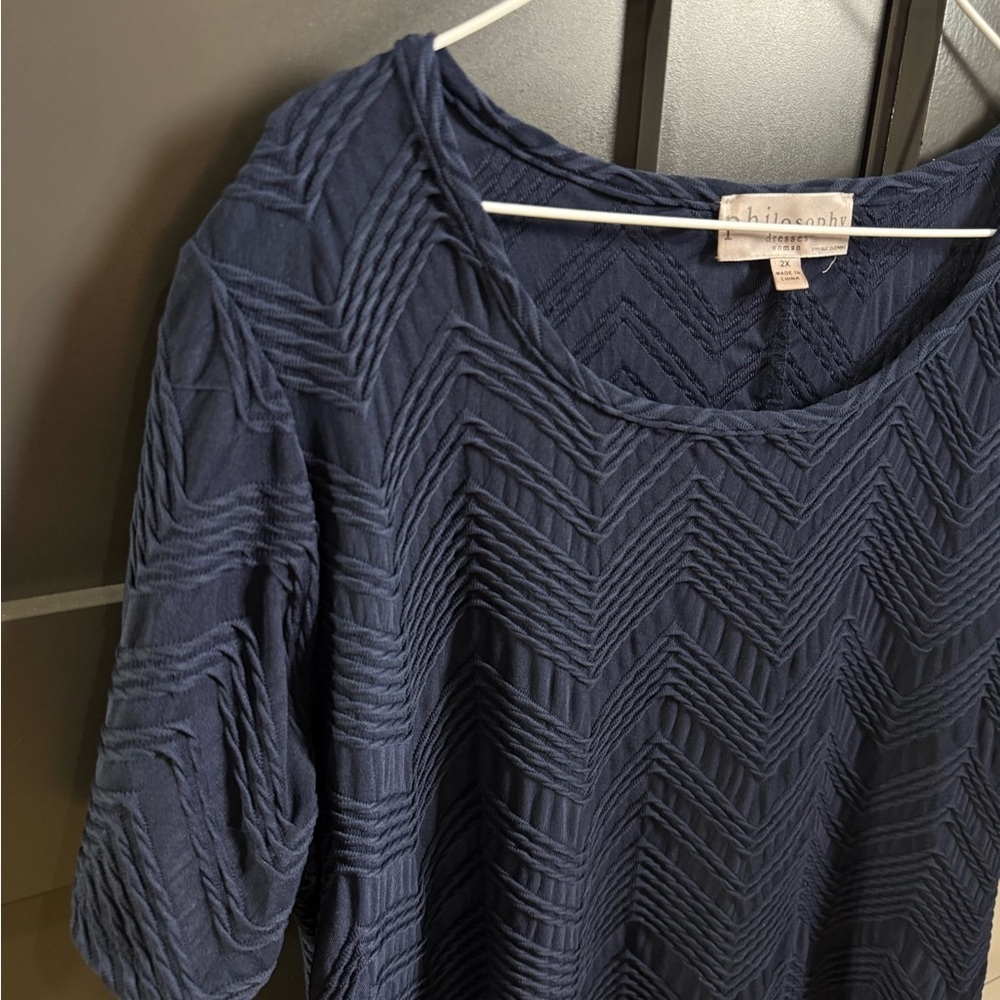 Philosophy Navy Blue Chevron Women's Top Size 2X - Picture 2 of 9